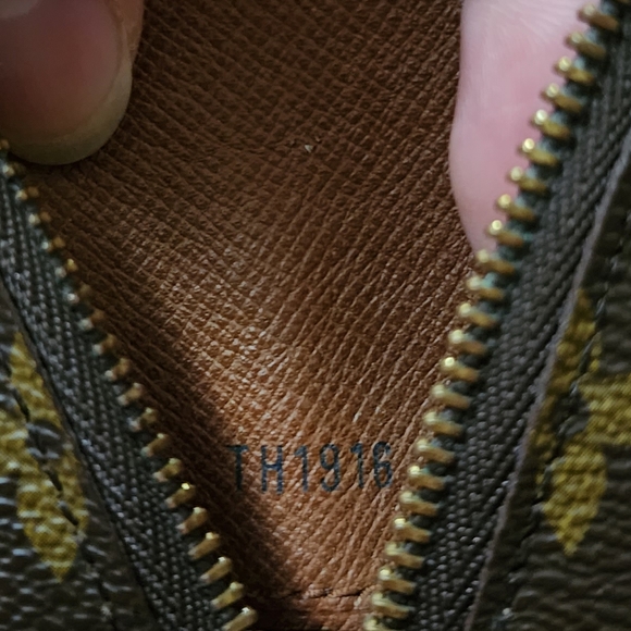 ❌️❌️SOLD❌️❌️Louis Vuitton Vintage Cosmetic Pouch GM - Picture 4 of 7